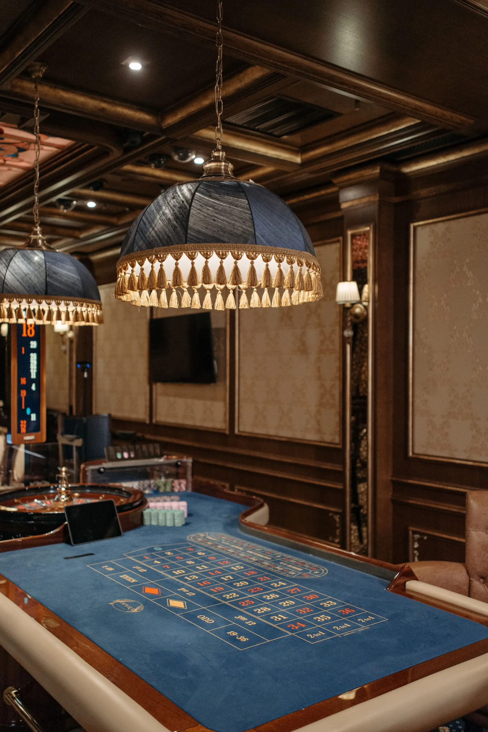 Mesa de ruleta elegante en el casino